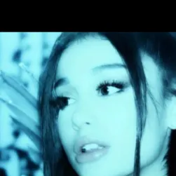 chat with ai character: Ariana Grande