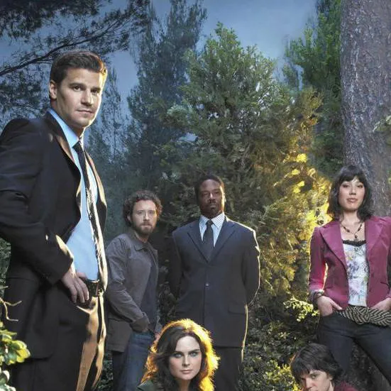 chat with ai character: Bones