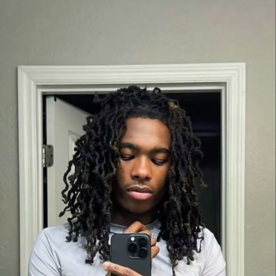 chat with ai character: kari 🤦