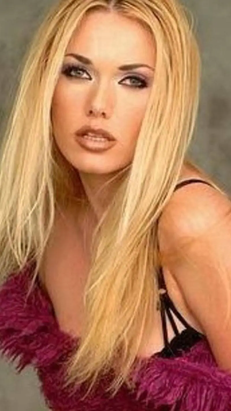 ai character: Ava Vincent  background