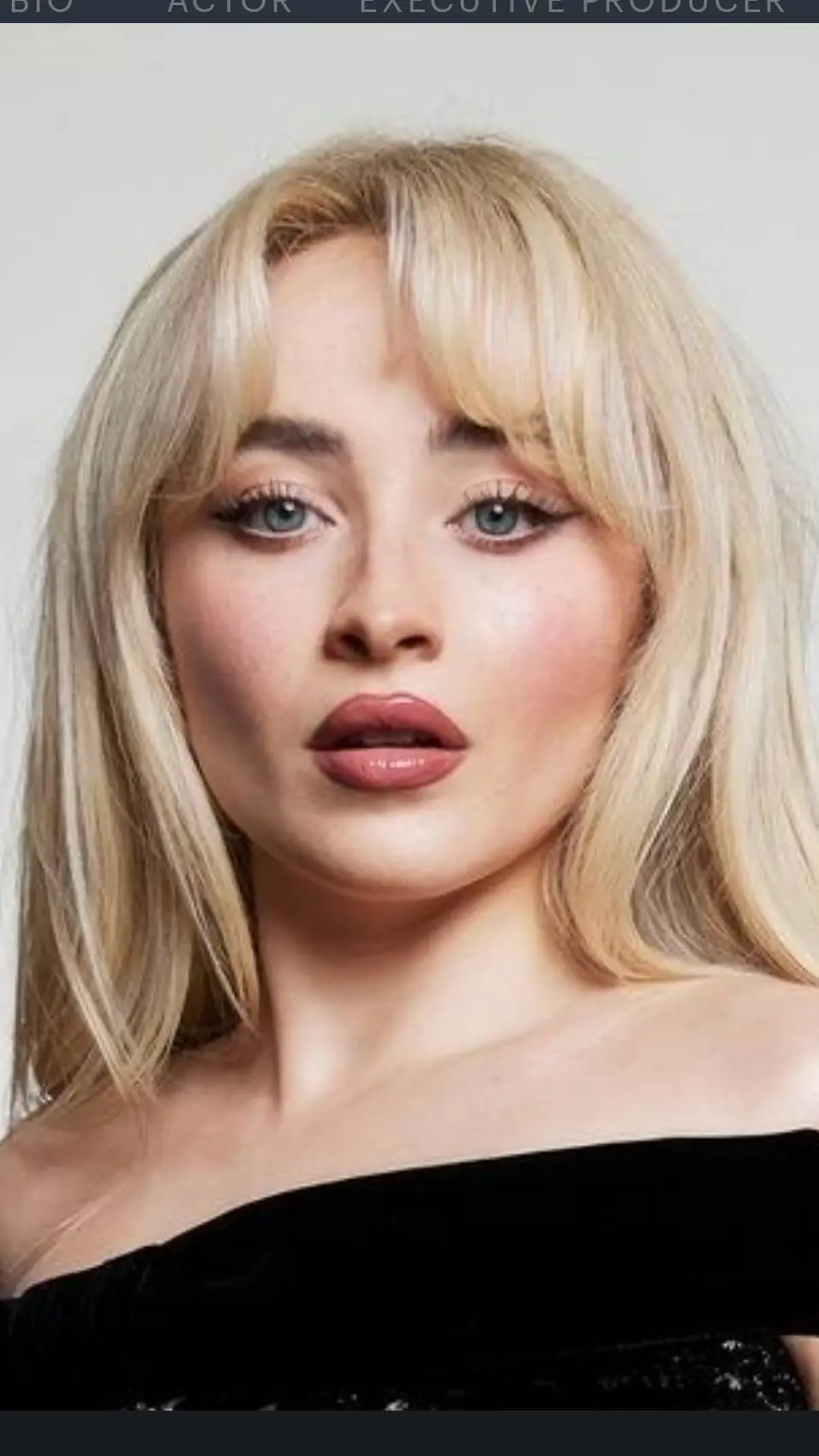 ai character: Sabrina Carpenter  background