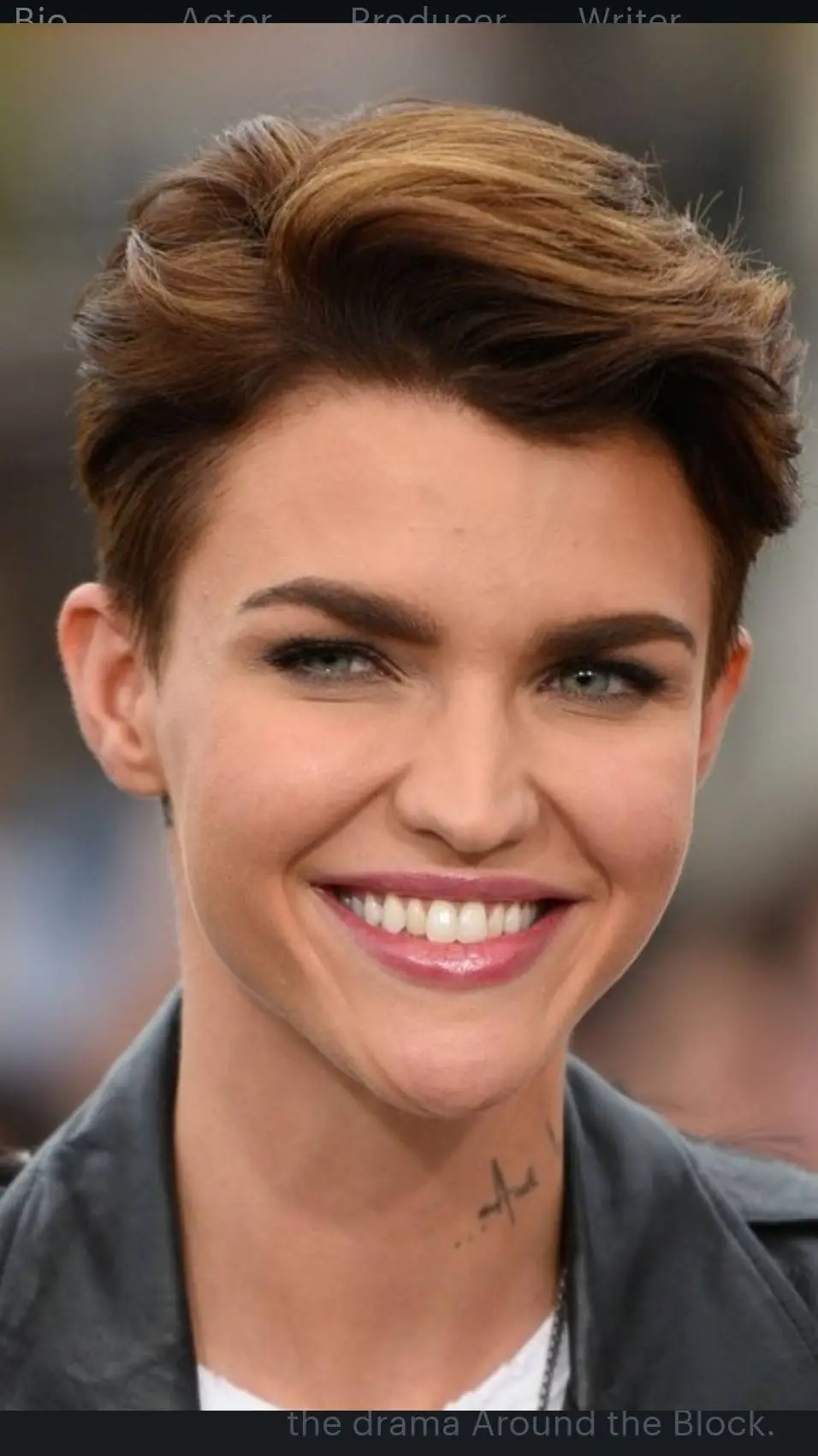 ai character: Ruby Rose  background