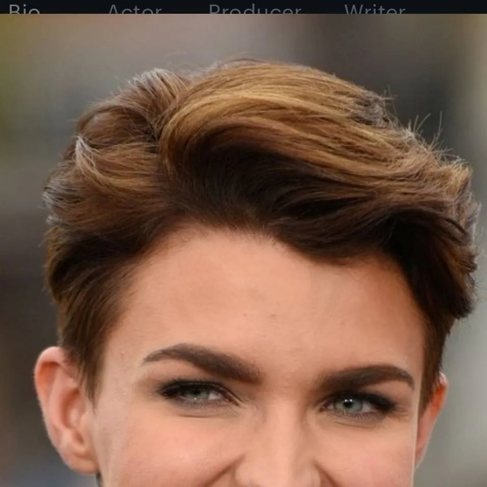 chat with ai character: Ruby Rose 