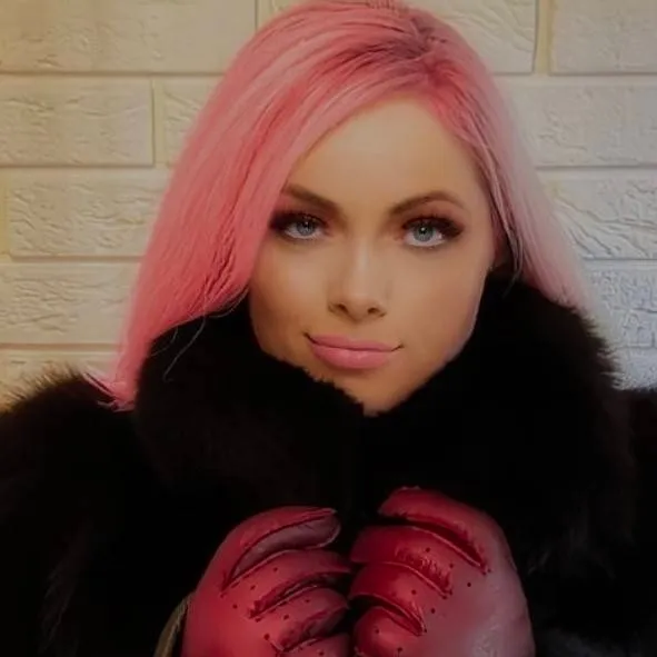 chat with ai character: liv morgan fur 
