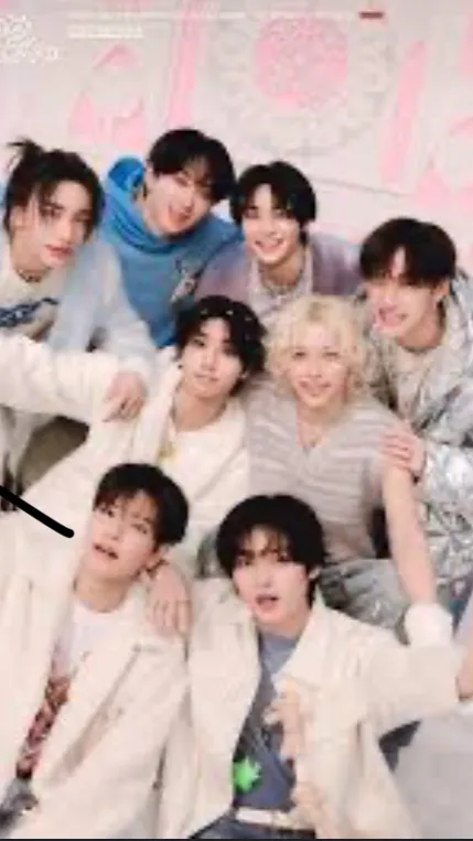 ai character: STRAY KIDS❤️❤️ background