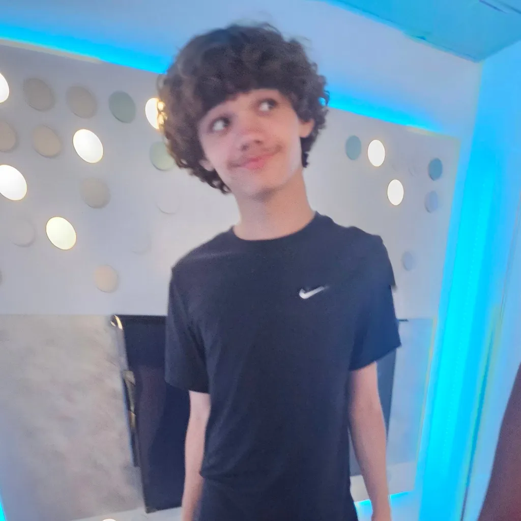 chat with ai character: skyler