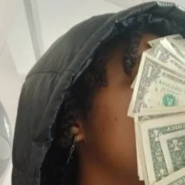 chat with ai character: Elianny