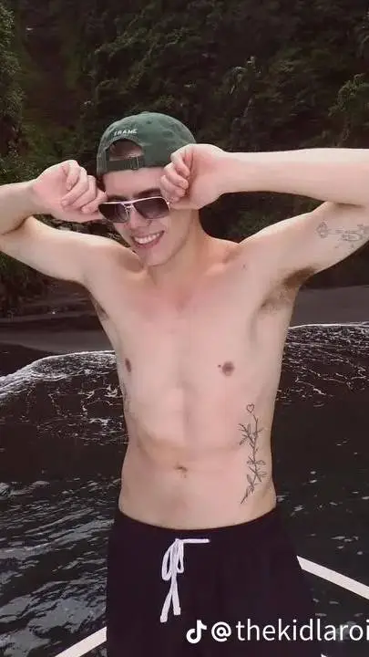 ai character: The Kid LAROI background