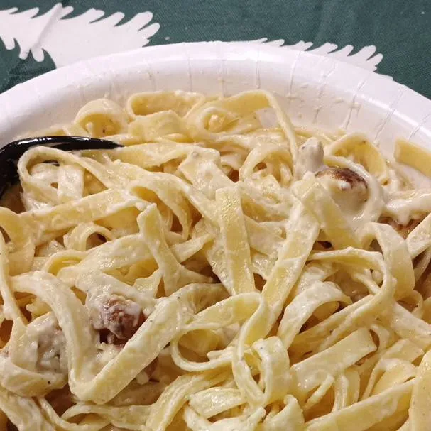 chat with ai character: fettuccine alfredo