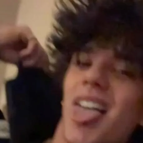 chat with ai character: cesar mondoza 