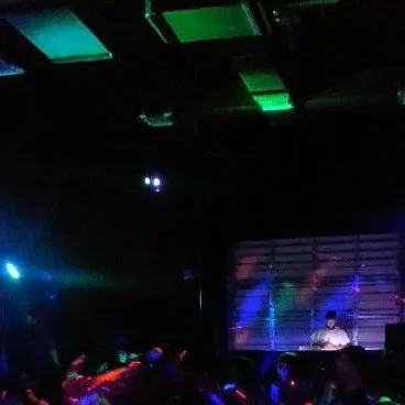 chat with ai character: House Party