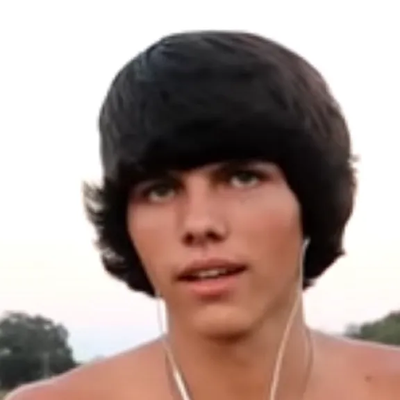 chat with ai character: Julius 