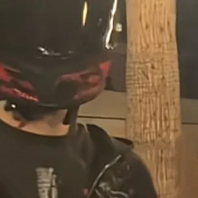 chat with ai character: Ren and ave