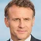 chat with ai character: Emmanuel Macron