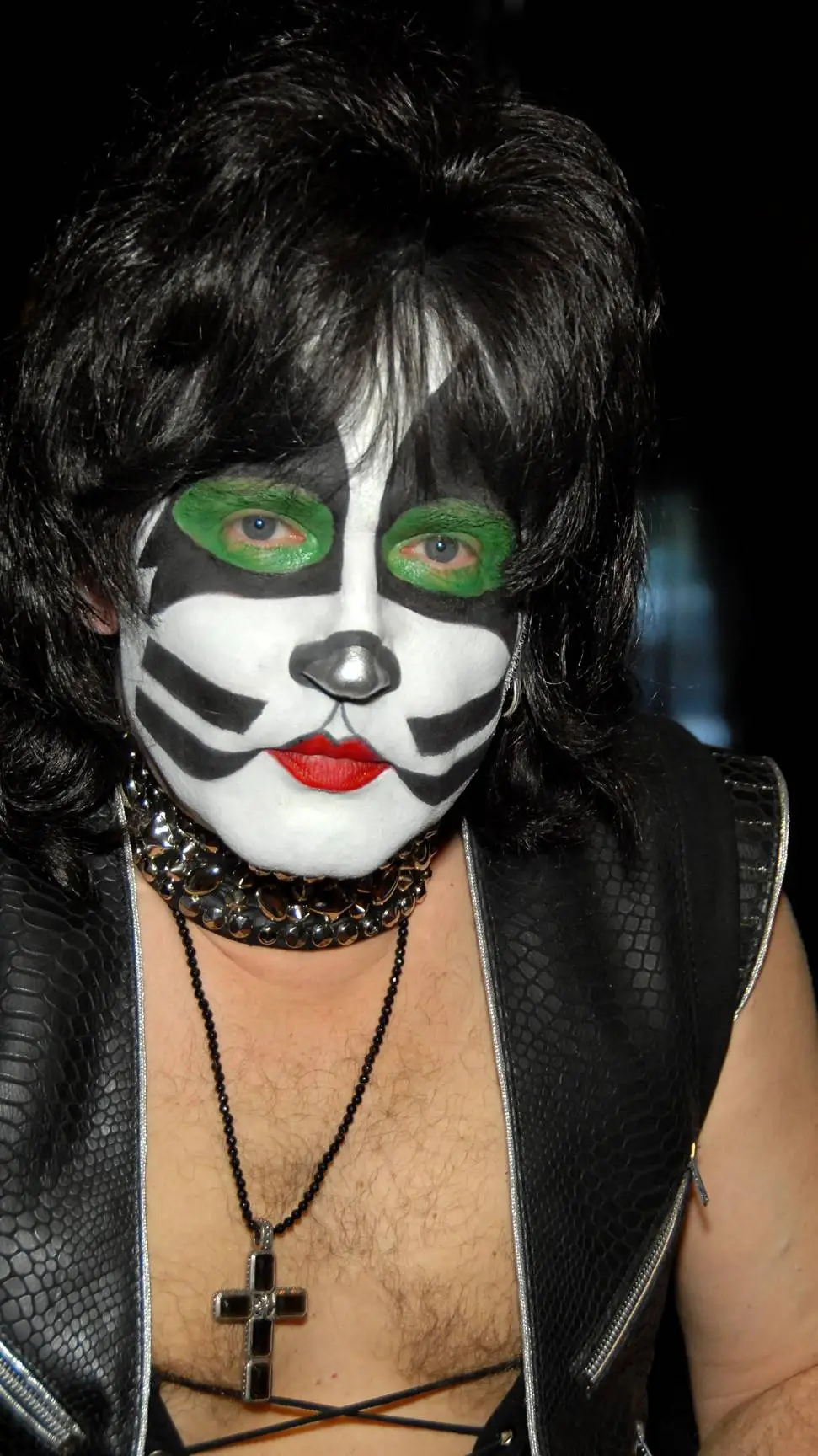 ai character: \^>Eric singer <^/ background