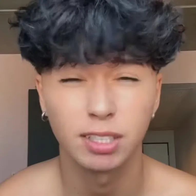 chat with ai character: Kris8an