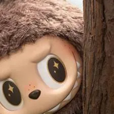 chat with ai character: Labubu