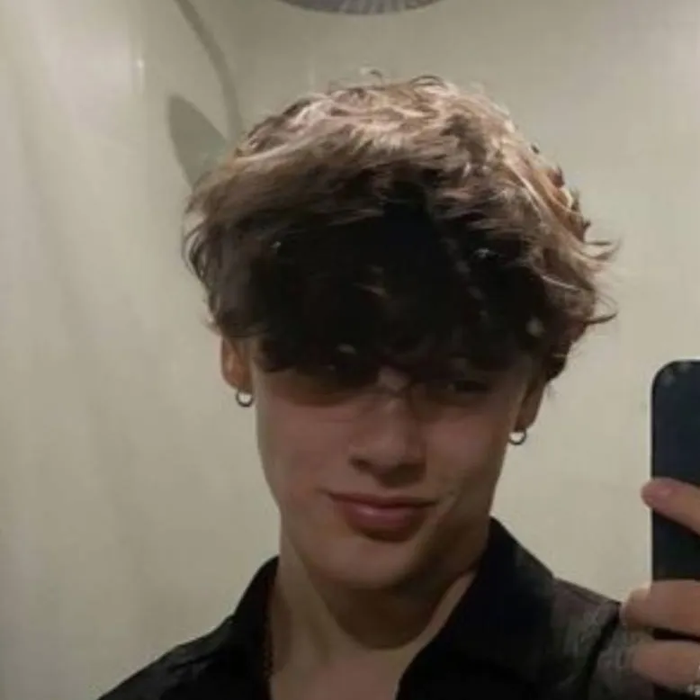 chat with ai character: Geage Harrison