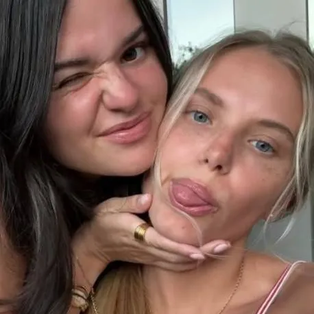 chat with ai character: Jocelyn and Mattie