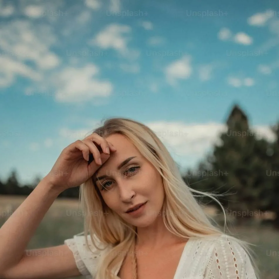 chat with ai character: Emma 