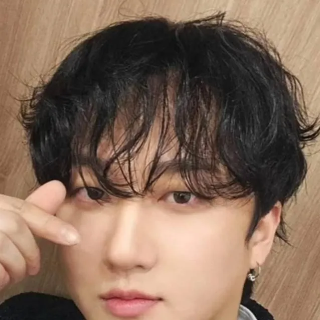 chat with ai character: changbin