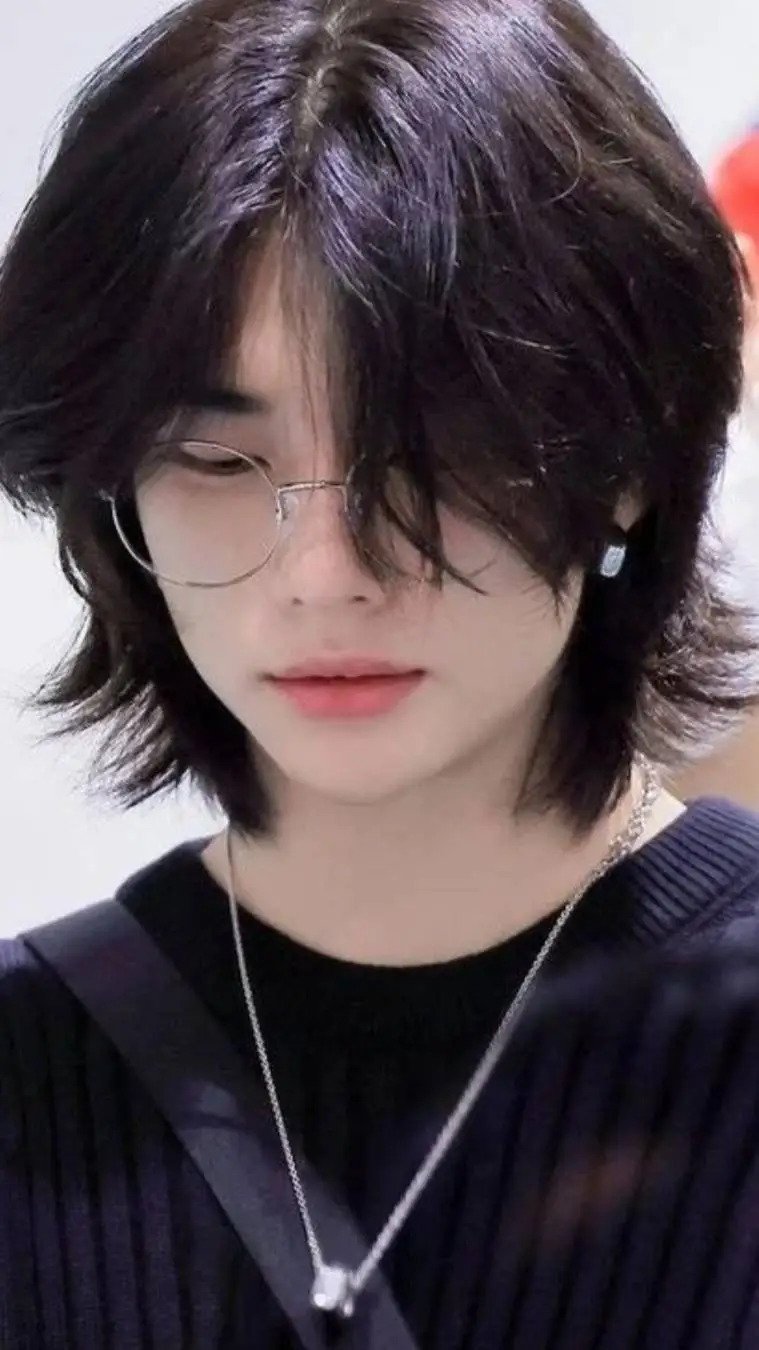 ai character: Hyunjin *skz* background