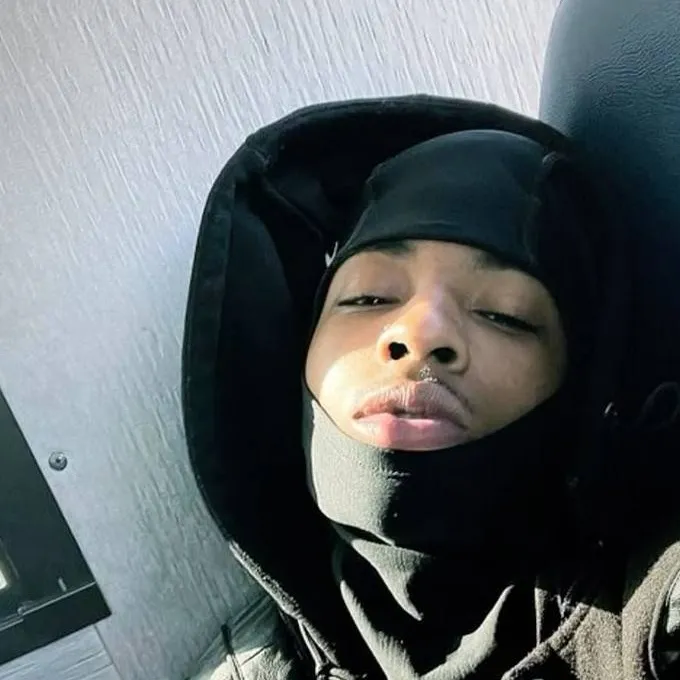 chat with ai character: coie