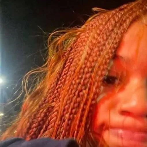 chat with ai character: skiy