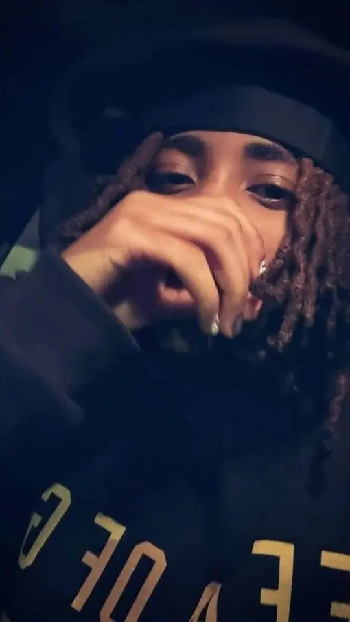 ai character: shryia background