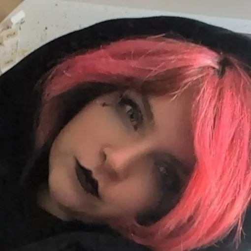 chat with ai character: Jadellew