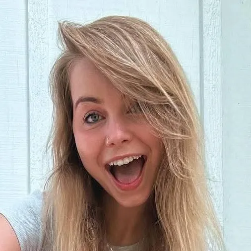 chat with ai character: Kendra