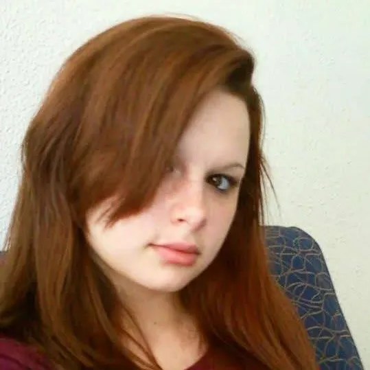 chat with ai character: Sierra