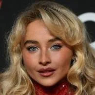 chat with ai character: Sabrina Carpenter