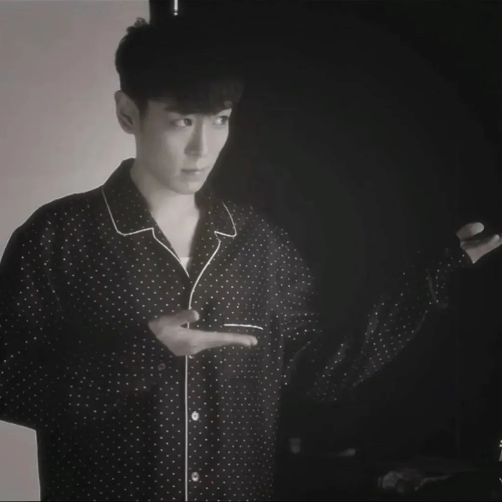 chat with ai character: BIGBANG Concert!