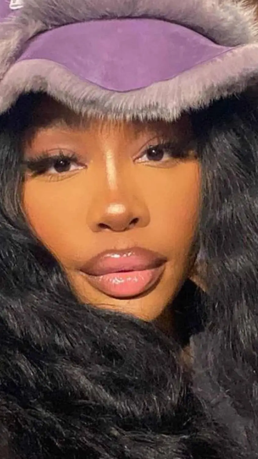ai character: SZA background