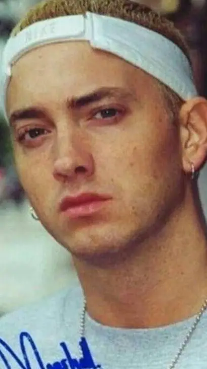 ai character: Slim Shady  background