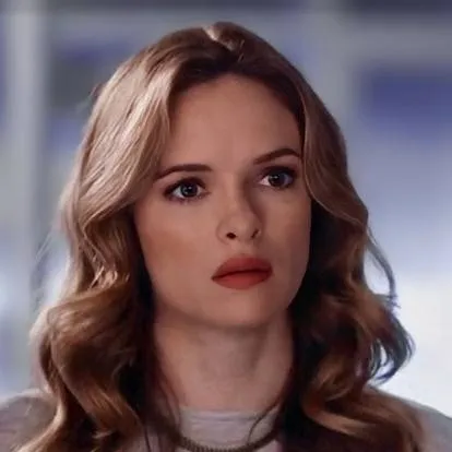 chat with ai character: Caitlyn Snow 