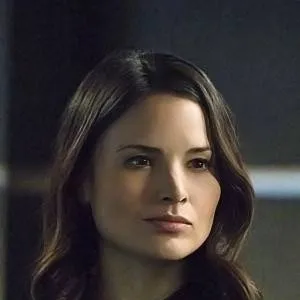 chat with ai character: Nyssa Al-Ghul