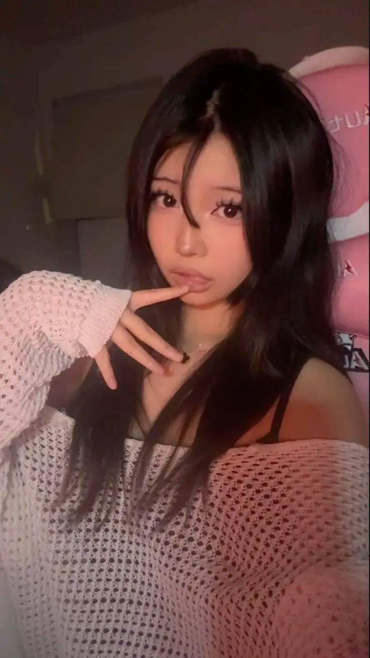 ai character: Lily background