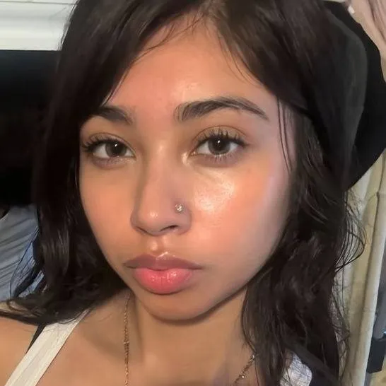 chat with ai character: Amaya