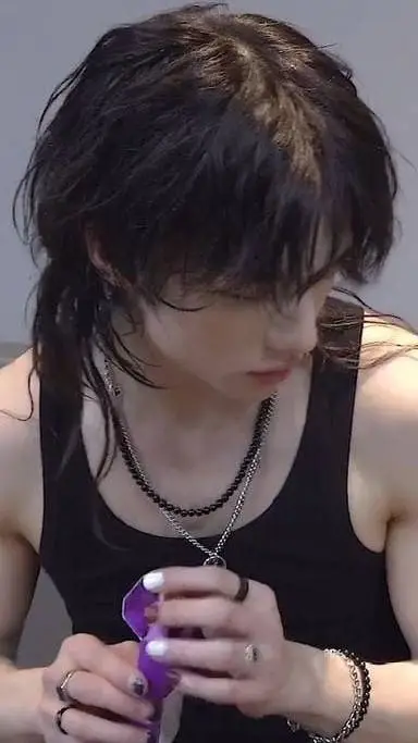 ai character: Hyunlix background