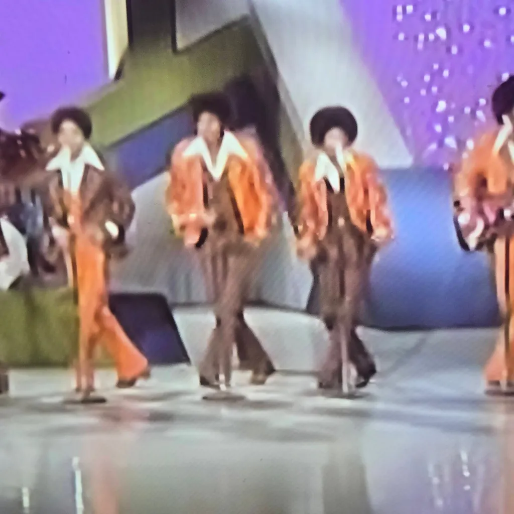 chat with ai character: Jackson 5