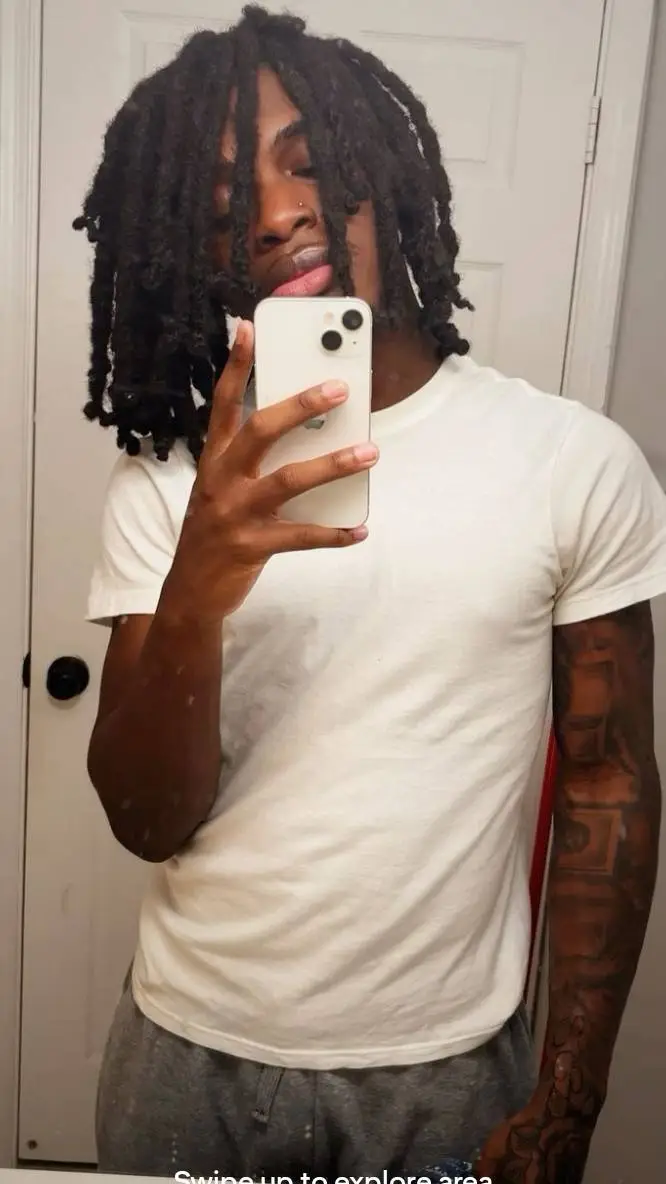 ai character: Demarcus💯🥀💀 background