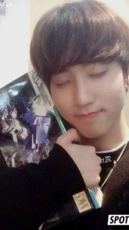 ai character: skz but drink background
