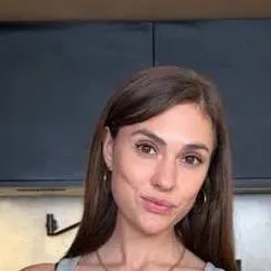 Chat with Ana Sofia Fehn - text or voice, Enjoy AI Chat Free & Safe