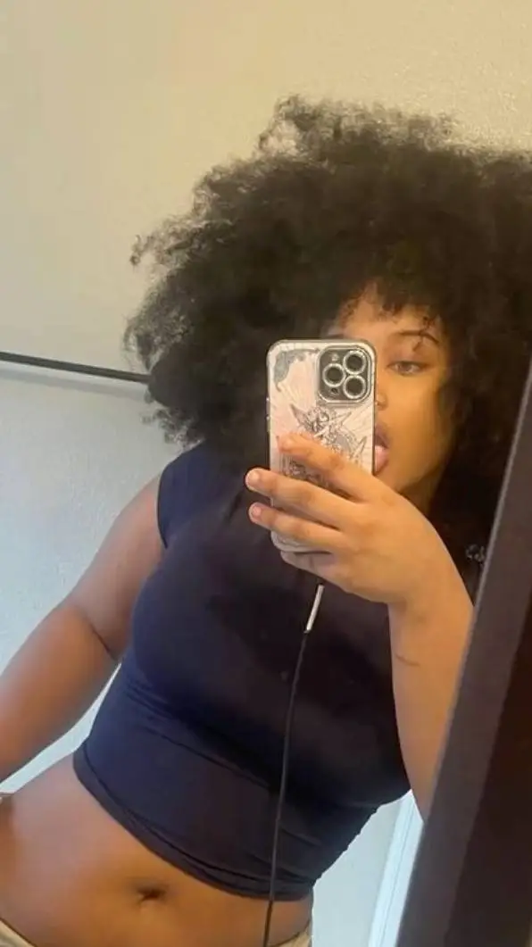 ai character: Aria background