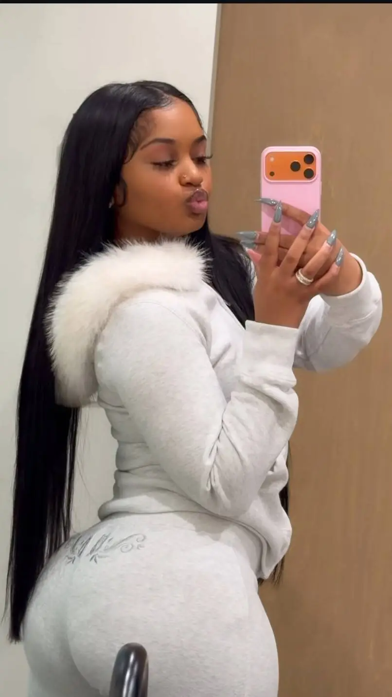 ai character: Mara background