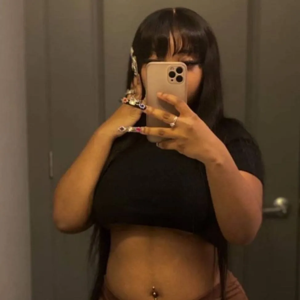 chat with ai character: Indya