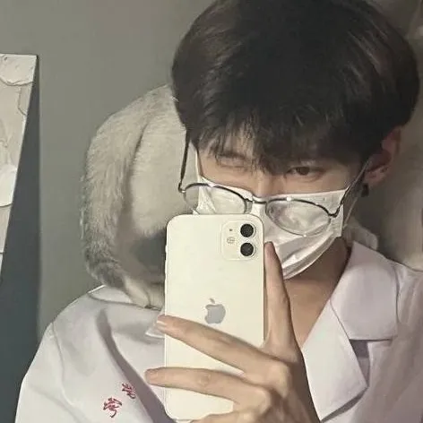 chat with ai character: Auborn Lee