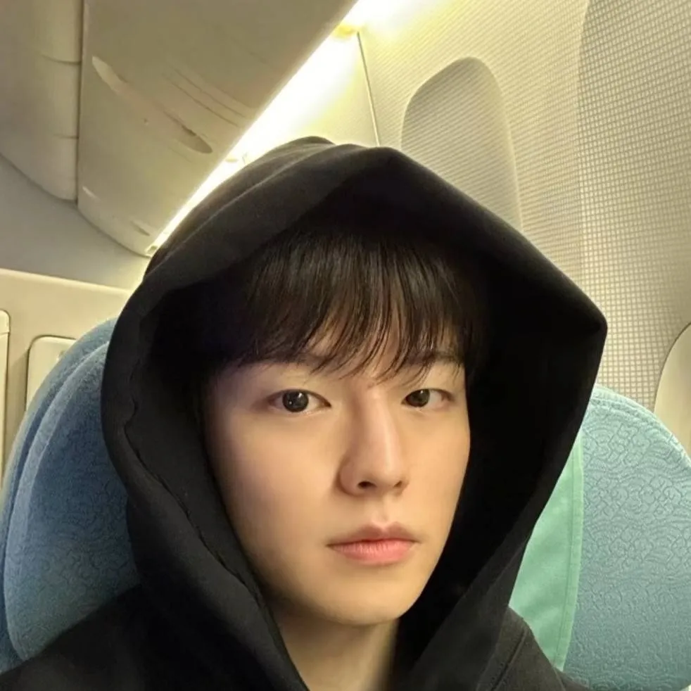 chat with ai character: seungmin